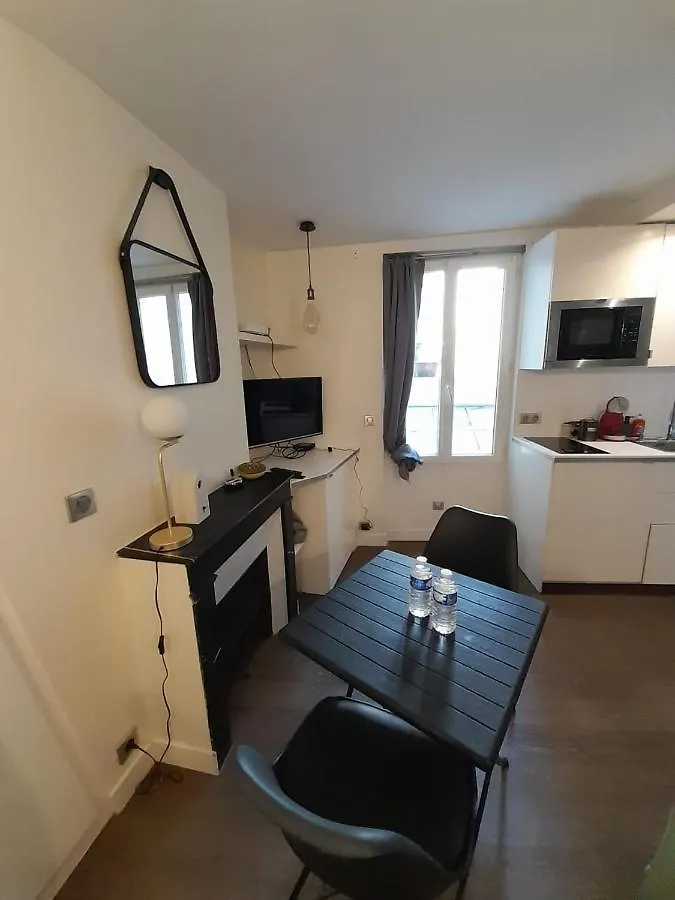 Studio Equipe Metro Abbesses A Montmartre Apartment Paris 0*,  France